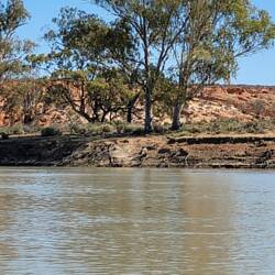 Cliffs near Lake Victoria Station.