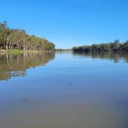 Rufus Reach. A long straight and wide section of the river.