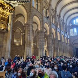 Warten auf die Messe.