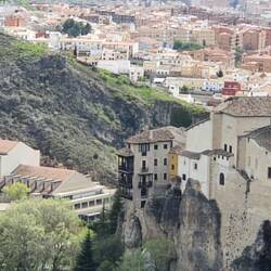 Cuenca: Blick auf Altes und Neues