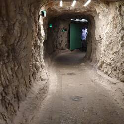 Höhleneingan St. Michaels Cabin