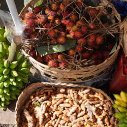 Rambutan(wie Lychi) und Kurkuma / rambutan (jak liczi) i kurkuma / rambutan (like lychi) and turmeri