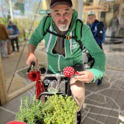In Deutschlandpavillion. John beim Punktesammeln.