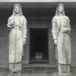 Frau und Schwester von Petrovič Njegôs