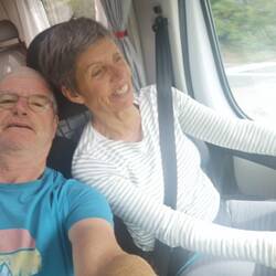 Selfieversuch während der Fahrt