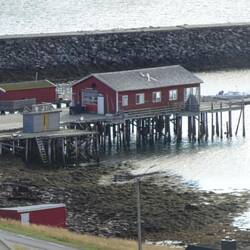 Das geschlossene Restaurant "Havhesten" auf dem Steg ...