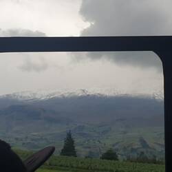 Aus dem Bus heraus zeigt sich der chimborazo mal kurz 🗻