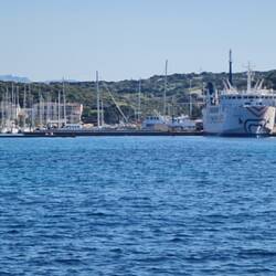 Anfahrt der Marina Santa Teresa