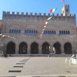 Was haben diese Städte nur für Bauwerke!