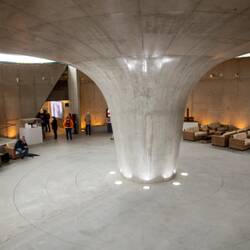 Ein sehr futuristisches Besucherzentrum...