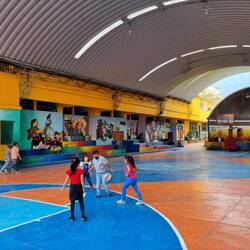 Turnhalle mit Street Art 🏀