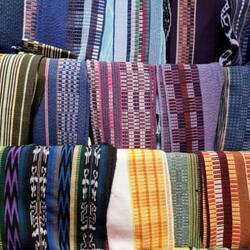 Handgewebte Stoffe 🧵