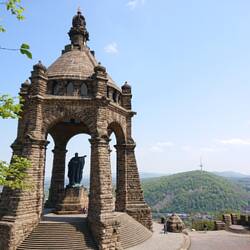 Da hinten must du hoch