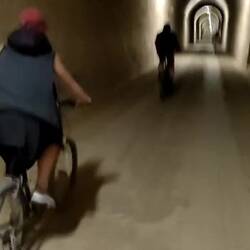 Der einzige längere und beleuchtete Tunnel