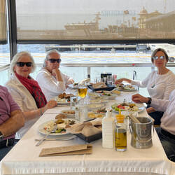 A "making family memories on Mother's Day" selfie @ Sakız Restoran — Pasaport, İzmir.