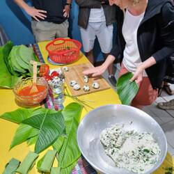 Abends Kochkurs: Es gibt Tamalitos de Chipilin 🌽🍅🧅