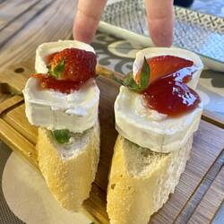 Idk, they looked like shoes 😀