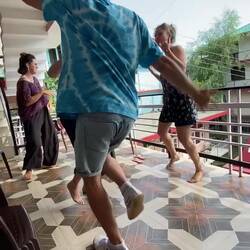 מסיבות ריקודים אקראיות