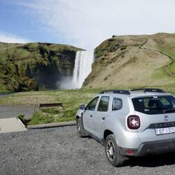 Jackie chose to admire the Skógafoss waterfall from the Duster