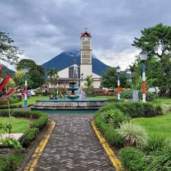 La Fortuna und dr Volcano Arenal im Hintergrund