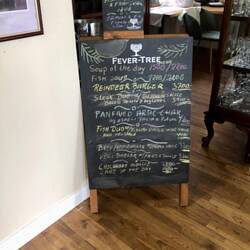 Dinner menu at Lindin