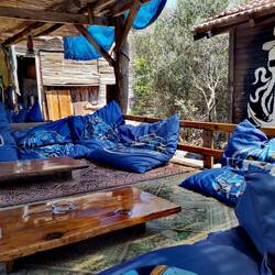 Unbelievable, there's a pirate's bar on the trail 🤭🤭🤭!