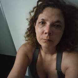 Isolée dans la SDB pour prendre du recul