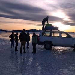 Zum Sunneuntergang mache mr uns mit Apéro parat.