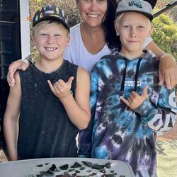 Days upon days spent beach combing for sea glass - today's hall, so much green 😍(11/5)