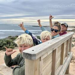The surf watching, reception, sunset seat