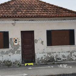 Häuser wie dieses stehen überall zum Verkauf