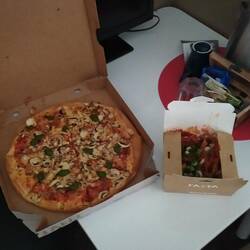 Erstmal was futtern :)