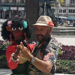 Erlässt die Puppen tanzen