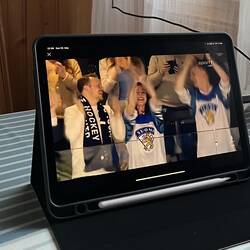 Sanna Marin, Finnlands Ministerpräsidentin, freut sich auch