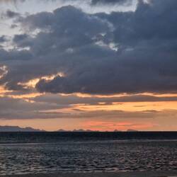 Der Ang Thong Marine Nationalpark im Hintergrund