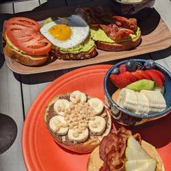 Le combo bacon/beurre de cacahuète/pomme il fallait y penser !