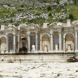 Closer detail of fountain
