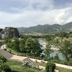 Wahrzeichen von Permët: Felsen