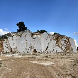 Ich musste leider auch noch mitten durch einen Steinbruch wandern.