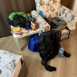 Vor dem Abendessen habe ich bereits alles für die Abreise vorbereitet.