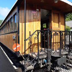 Mit dem Dampfzug von Tournon St-Jean nach Boucieu-le-Roi, zurück mit dem Bus durch viele Kurven