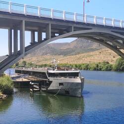 Und hier die Straßenbrücke