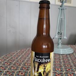 Französisches Bier aus der "Mini-Bar" (=Kühlschrank)