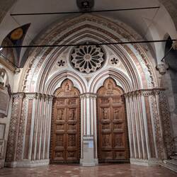 The exit of the tomb of San Francesco