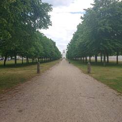 Unter den Bäumen hab ich es mir gemütlich gemacht und Mittag gemacht