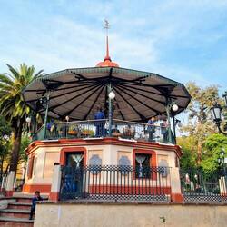 Pavillon im zentralen Park 🌴🌳