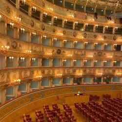 Teatro la fenice (opera house)