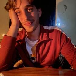 רועי ואנוכי בדייט בחומוסיה של קאסול