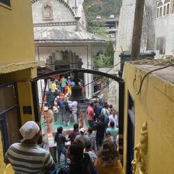 הכניסה למקדש