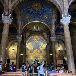 Kirche der Nationen innen